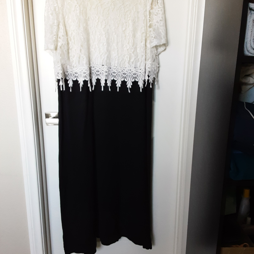 Chic Black and White Lace Maxi Dress